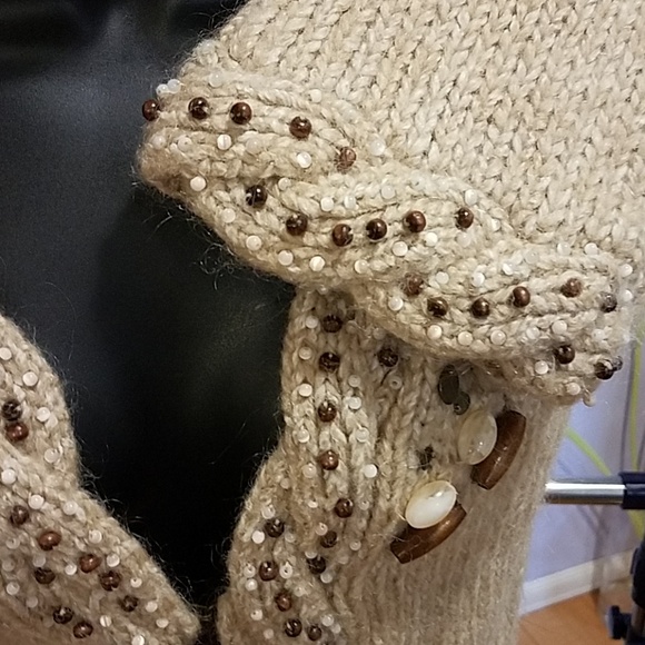 Women's Sweater - Picture 3 of 3